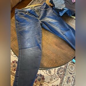 Levi’s 314 Shaping Straight Jeans